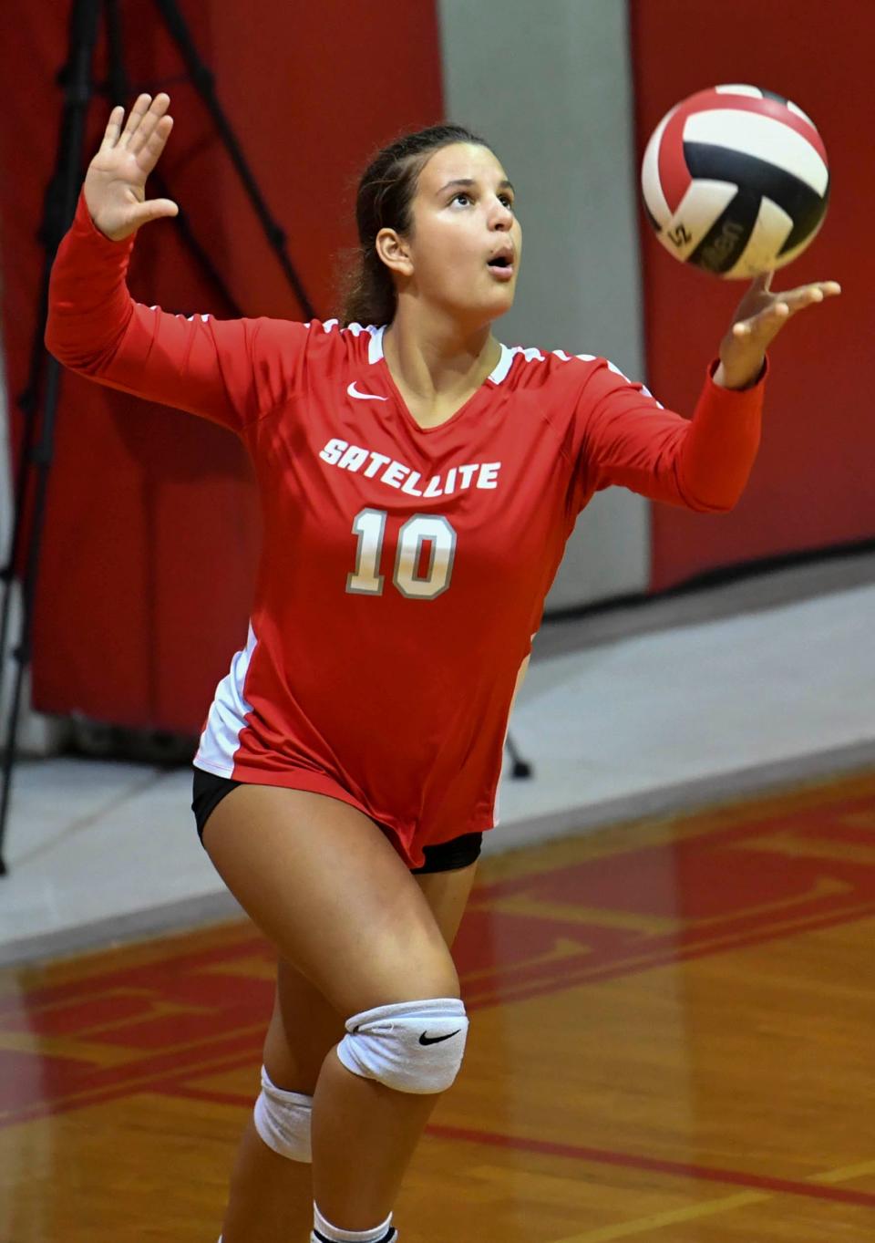 Kimber Thompson of Satellite serves during the match against Edgewood Wednesday night, October 12, 2022  Craig Bailey/FLORIDA TODAY via USA TODAY NETWORK