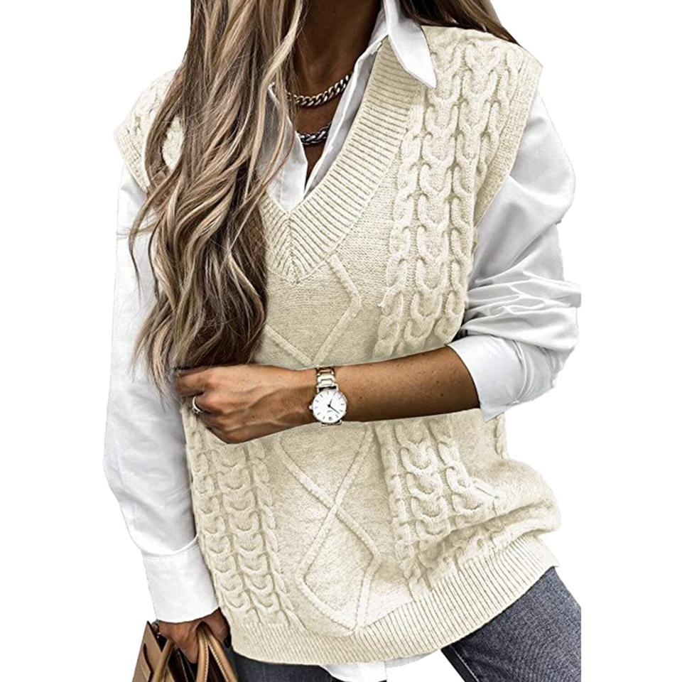 HOTAPEI Sweater Vest Women Oversized V Neck Sleeveless Sweaters Womens Cable Knit Tops