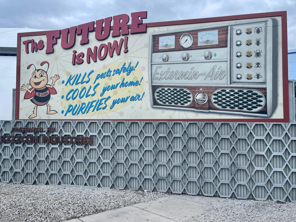 sign for the bugs eaten alive house at universal orlando halloween horror nights