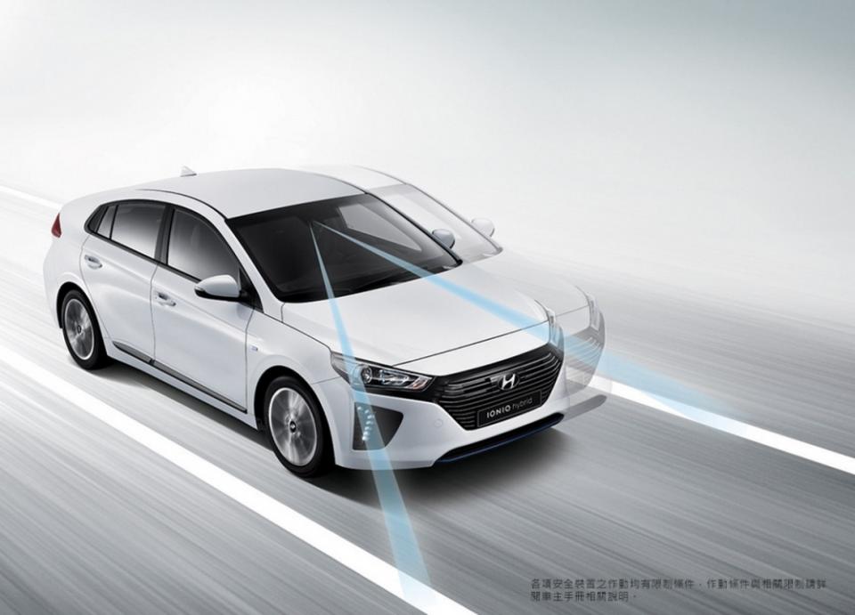 別用刻板印象看我，Hyundai Ioniq hybrid節能之外同樣驚豔