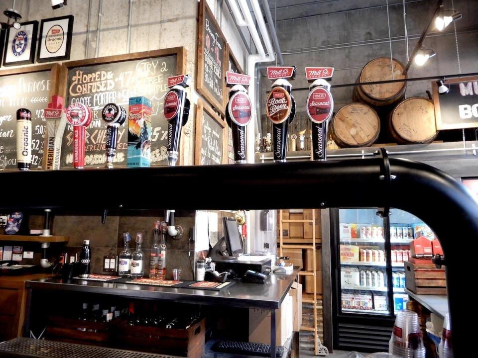 Brewery District bar Toronto.jpeg: (B Watts)