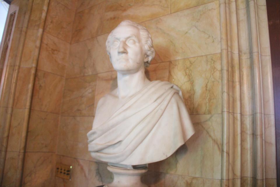 A bust of George Washington in Lyndhurst Mansion.
