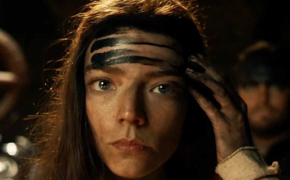 Anya Taylor-Joy übernimmt die Rolle der Furiosa von Charlize Theron. (Warner Bros.)