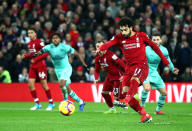 Über den rechten Flügel kommt im Yahoo-Team des Jahres Mohamed Salah. Der Ägypter vom FC Liverpool gewann die Champions League unter der Leitung von Jürgen Klopp und vertritt das offensive Trio der Reds mit den Kollegen Sadio Mane und Roberto Firmino.