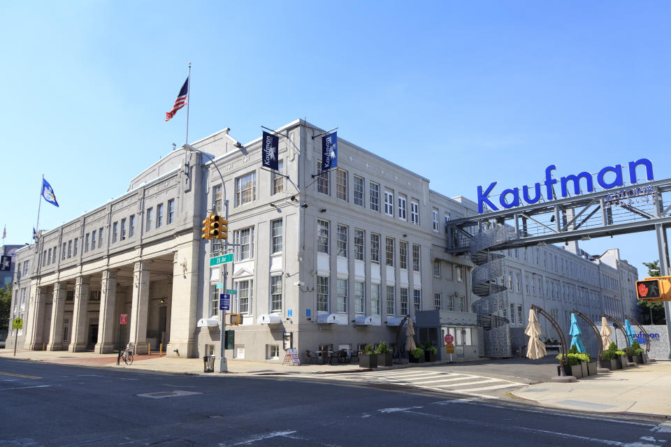 New York, NY, USA - 12 juillet 2016 : Kaufman Astoria Studios : Le Kaufman Astoria Studios est un studio de production cinématographique historique situé dans la section Astoria du quartier de Queens à New York.