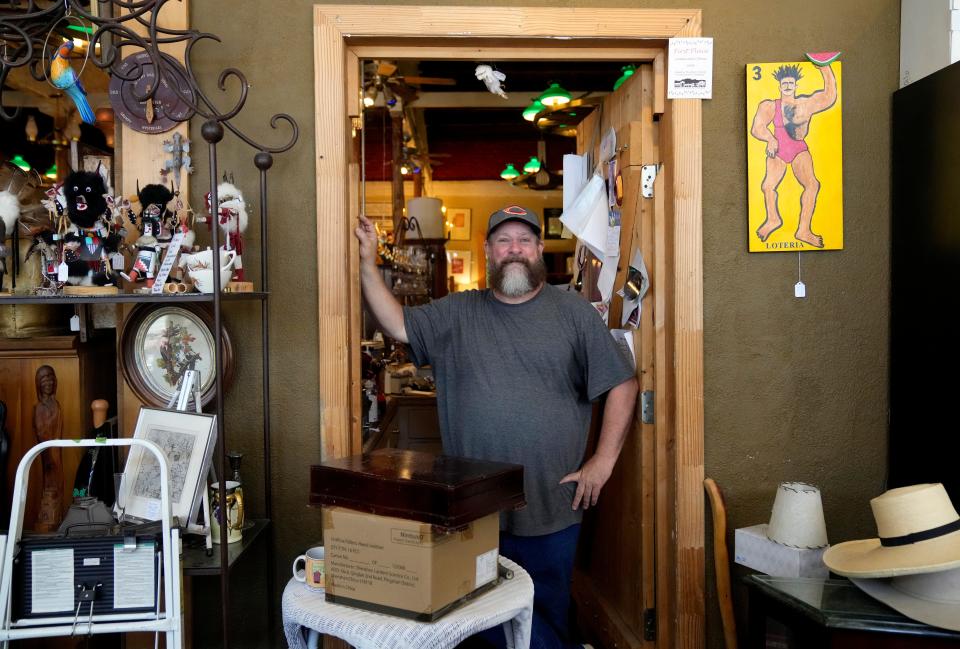 David Van Auker is co-owner of Manzanita Ridge in Silver City, New Mexico. Van Auker and his partners found the de Kooning during an estate sale.