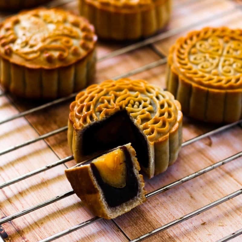 <p>Honest Food Talks</p><p>You're getting 5 kinds of delicious filled-mooncake recipes in one!</p><p><strong>Get the recipe here: <a href="https://www.honestfoodtalks.com/mooncake-recipe/" rel="nofollow noopener" target="_blank" data-ylk="slk:5 Types of Mooncakes;elm:context_link;itc:0;sec:content-canvas" class="link ">5 Types of Mooncakes</a></strong></p>