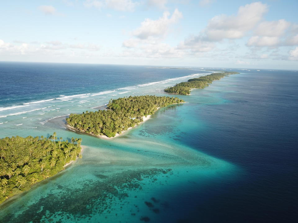 Las Islas Marshall, en el Pacífico, son un entorno natural paradisiaco. Pero los residuos radioactivos de pruebas atómicas realizadas allí por EEUU a mediados del siglo XX aún son una amenaza de devastación. (AP Photo/Nicole Evatt)