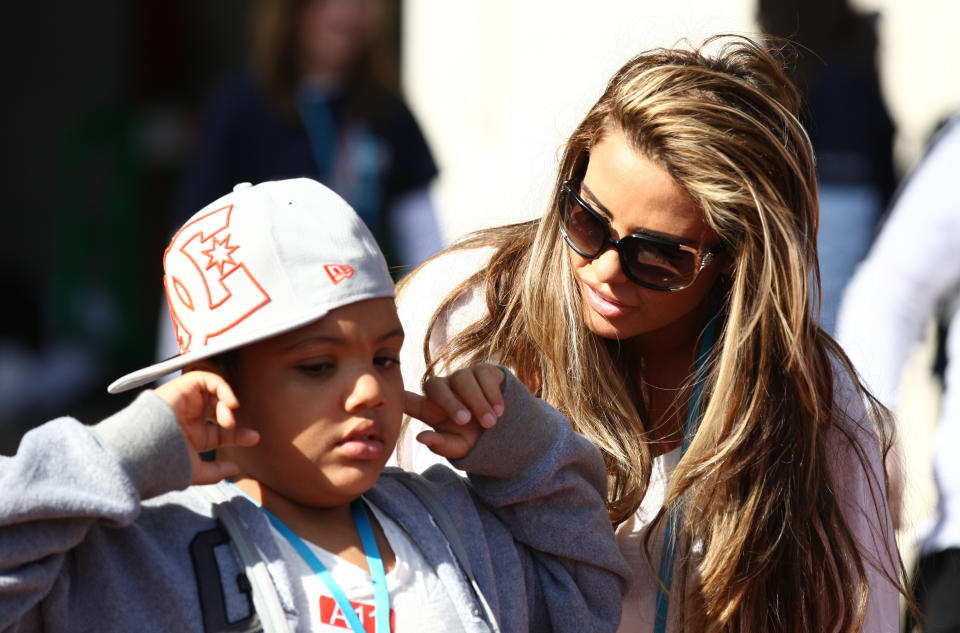 Athletics - Gold Challenge - London 2012 Test Event - Olympic Stadium, London - 1/4/12 
Katie Price / Jordan with her son Harvey during the Gold Challenge Event 
Mandatory Credit: Action Images / Paul Childs