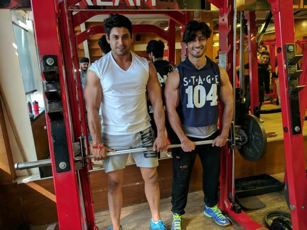 Late Sidharth Shukla with Vidyut Jammwal (Image source: Instagram)