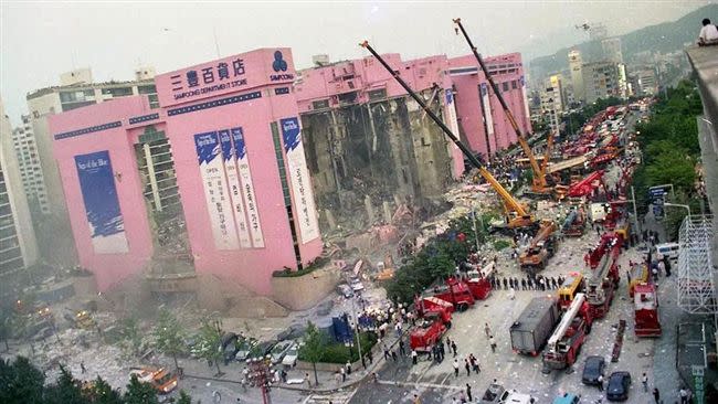 1995年韓國「三豐百貨店倒塌事故」造成了502人死亡，當年倖存者也發聲。（圖／翻攝自維基百科）