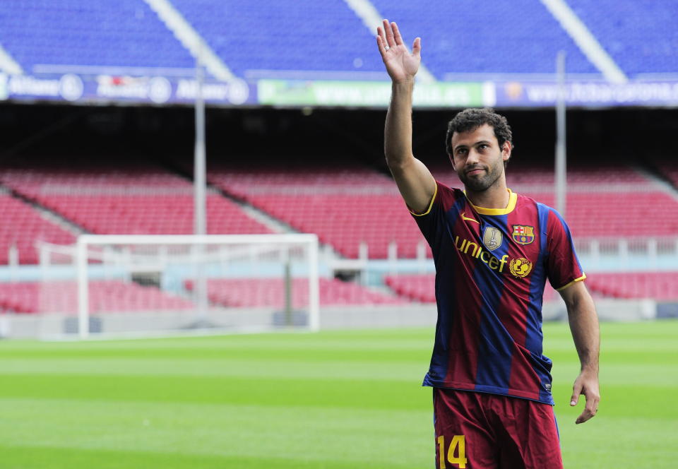 Javier Mascherano at his Barcelona unveiling back in 2010. (Getty)