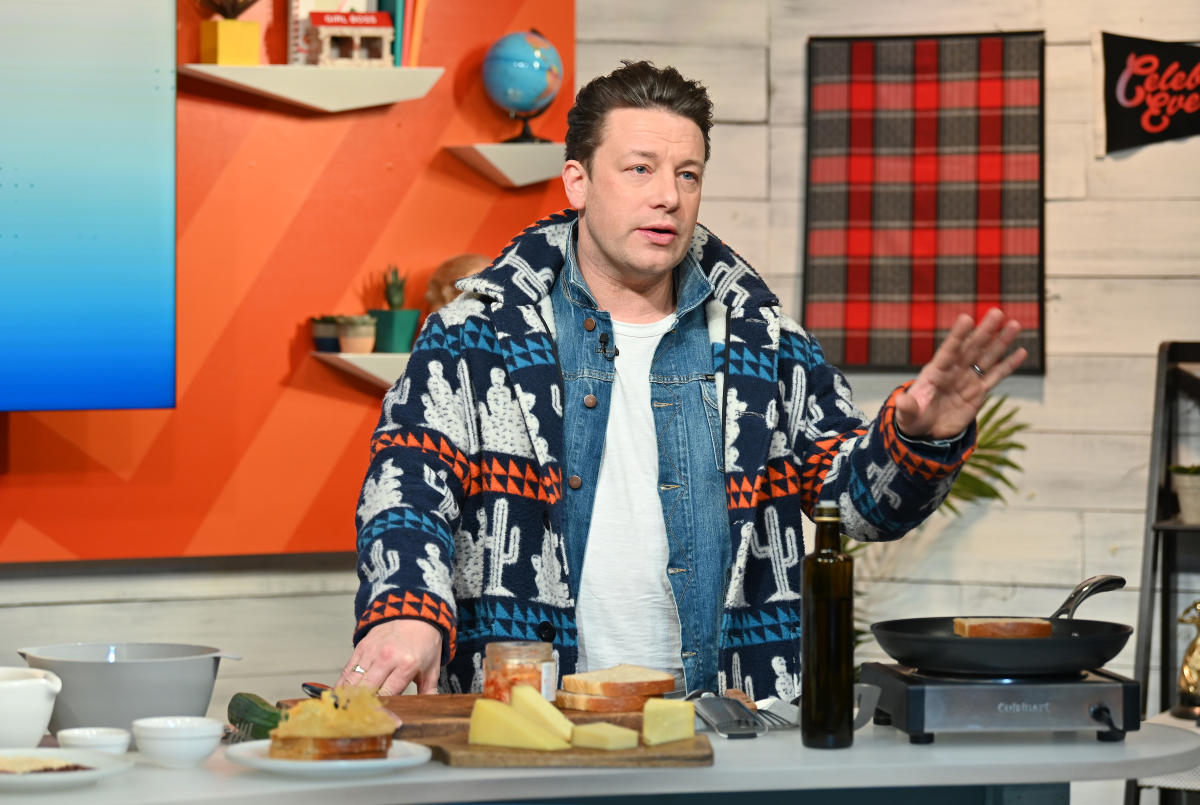 Jamie Oliver To Front Coronavirus Cookery Show For Channel 4