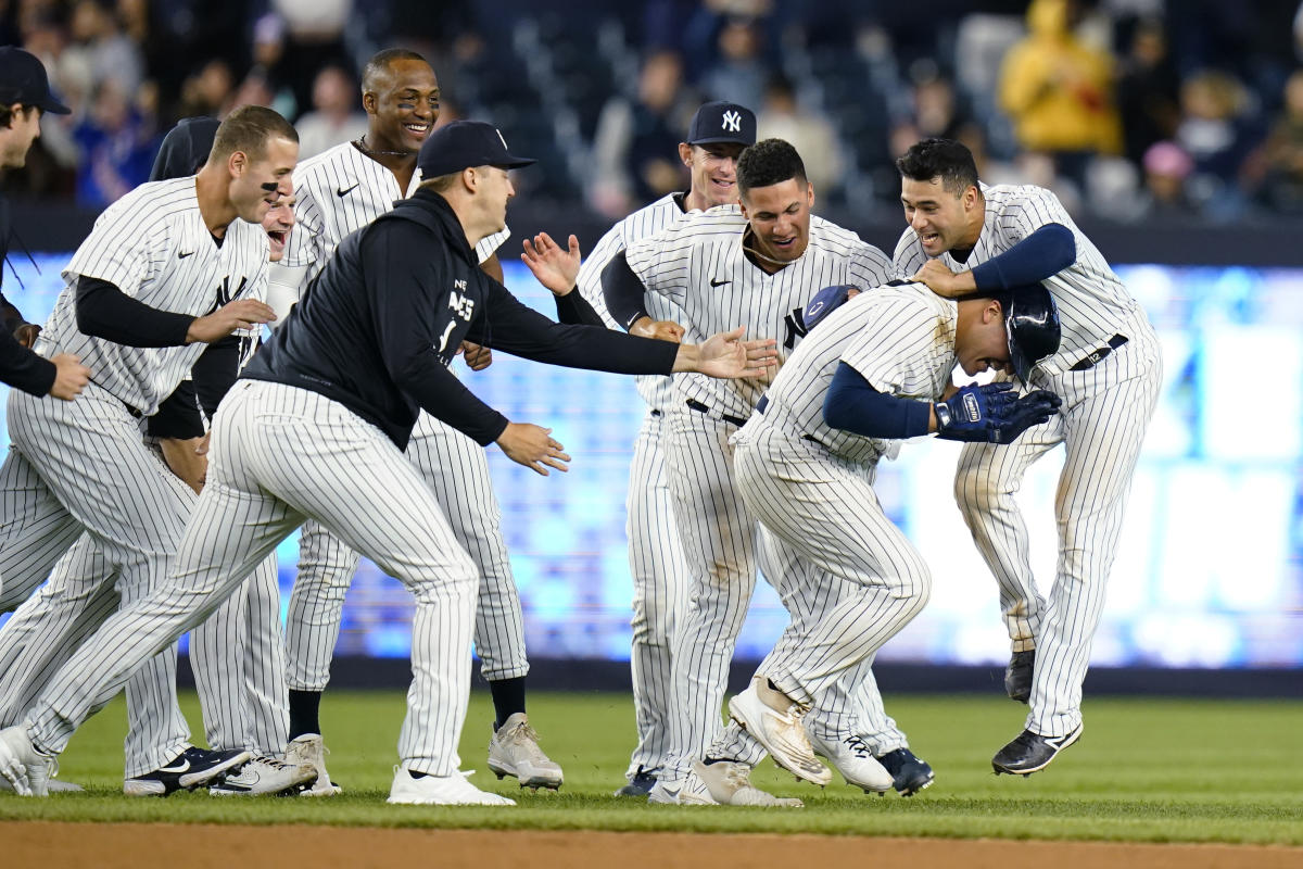 Yankees' Jose Trevino wears full uniform for son's career day