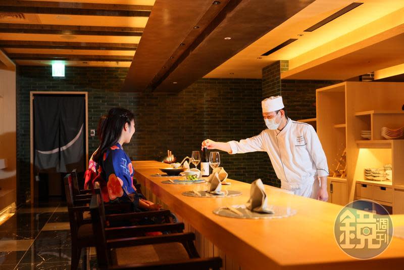 「HAYASE」提供日本料理，設有懷石料理區、鐵板燒用餐區。