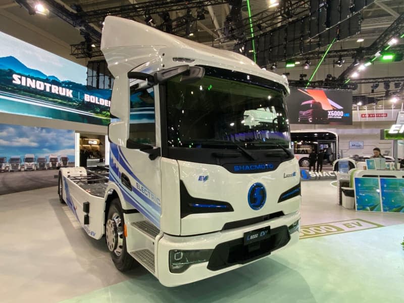 Trucks have long lagged behind cars when it comes to going electric, yet while interest in zero-emission cars is currently lagging, the international commercial vehicle industry is stepping up the pace. Exhibits at Germany's IAA transport exhibition in Hanover, like the Shacmoto electric truck from China, show the way ahead. Martin Bensley/dpa