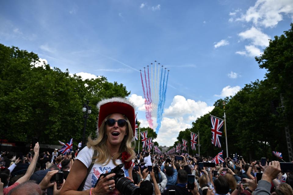 Queen's Platinum Jubilee – Crowds on The Mall watch the Red Arrows