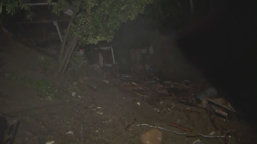 Multiple houses damaged by mudslide in Beverly Glen