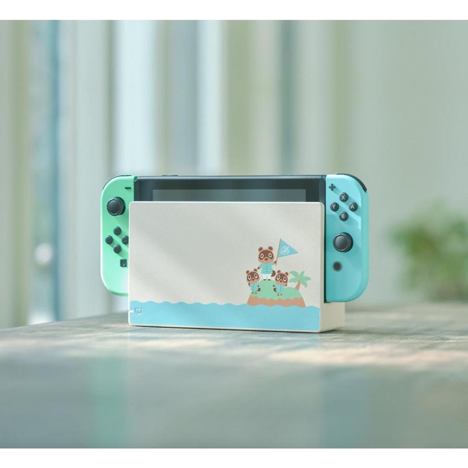 52) Nintendo Switch - Animal Crossing: New Horizons Edition