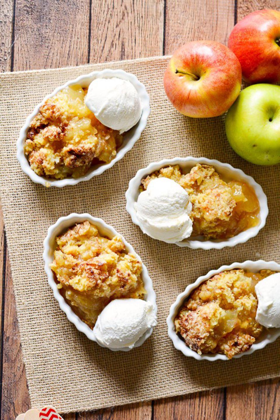 5-Ingredient Apple Cobbler