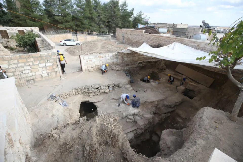 Vista externa da escava&#xe7;&#xe3;o em Matiate, abaixo de Midyat (Imagem: Ministry of Culture and Tourism/Divulga&#xe7;&#xe3;o)