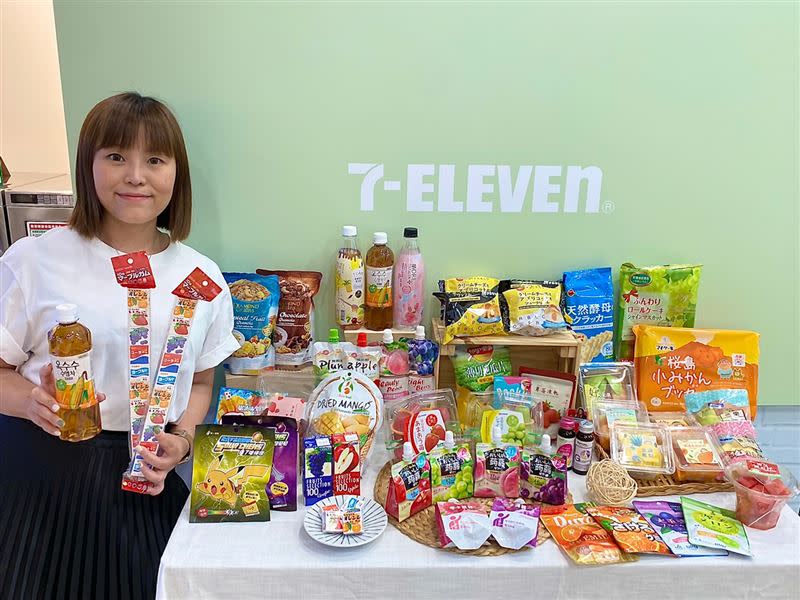 7-ELEVEN掌握初夏涼補商機，推出「蔬果健康日」主題專案架。（圖／超商業者提供）