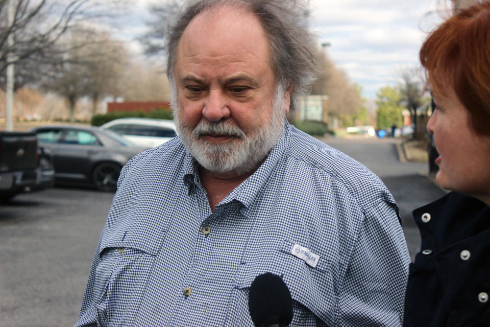 Dr. Steve Galella, the inventor of the AGGA device, declines to speak with KHN and CBS News journalists near his clinic in the Memphis suburbs on Feb. 9, 2023.  / Credit: Brett Kelman/KHN