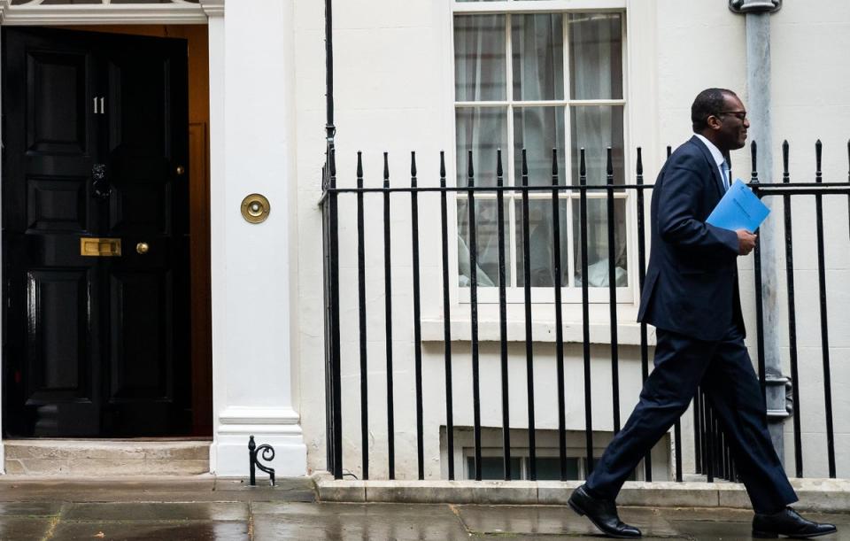 Chancellor of the Exchequer Kwasi Kwarteng leaves 11 Downing Street (Aaron Chown/PA) (PA Wire)