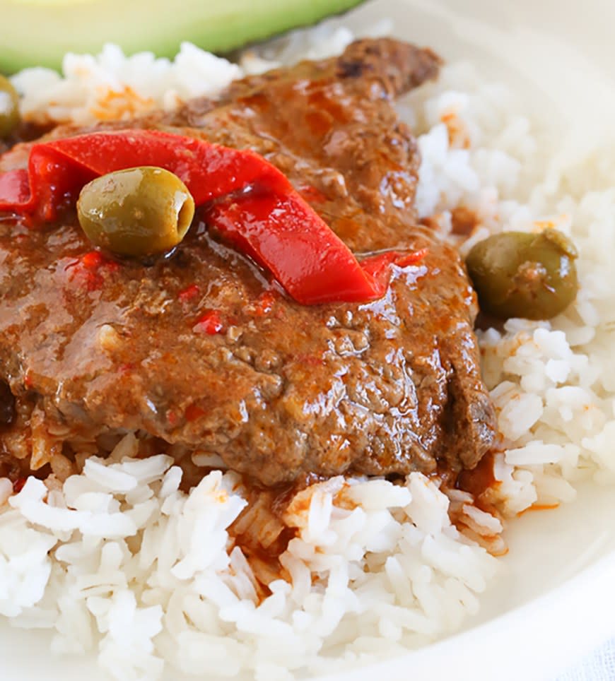 Cubed Steak With Peppers and Olives from SkinnyTaste