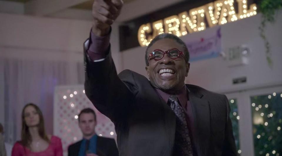 Elroy pointing and smiling in "Community"