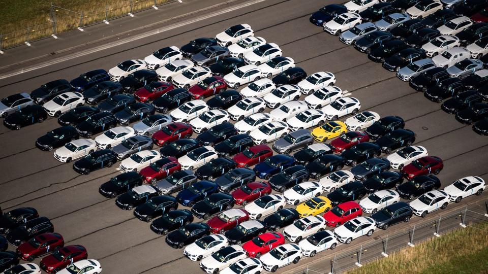 Nach Schätzung von Automobilverbänden werden die Hersteller im laufenden Jahr rund 2,9 Millionen Neuwagen auf dem deutschen Markt absetzen.