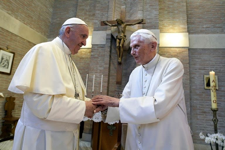 Francisco junto a Benedicto VI