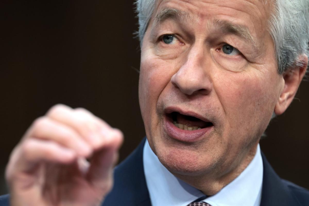 JPMorgan CEO Jamie Dimon warns no one will be able to escape the claws of AI—and that sets it apart from the ... - Yahoo Finance