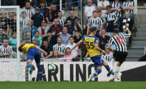 Soccer Football - Premier League - Newcastle United v Southampton - St James' Park, Newcastle, Britain - April 20, 2019 Newcastle United's Ayoze Perez scores their first goal REUTERS/Scott Heppell