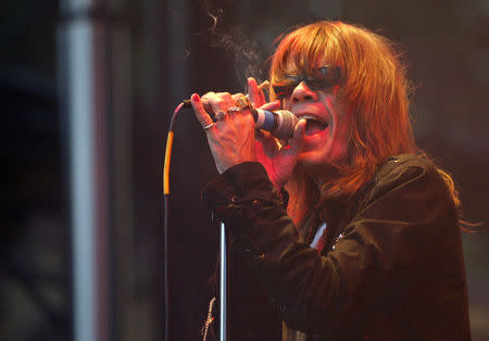 FILE PHOTO: Singer David Johansen of the legendary punk rock band New York Dolls performs on the mainstage at the 35th annual Bumbershoot Seattle Arts Festival September 2, 2005. REUTERS/Anthony P. Bolante APB/NL