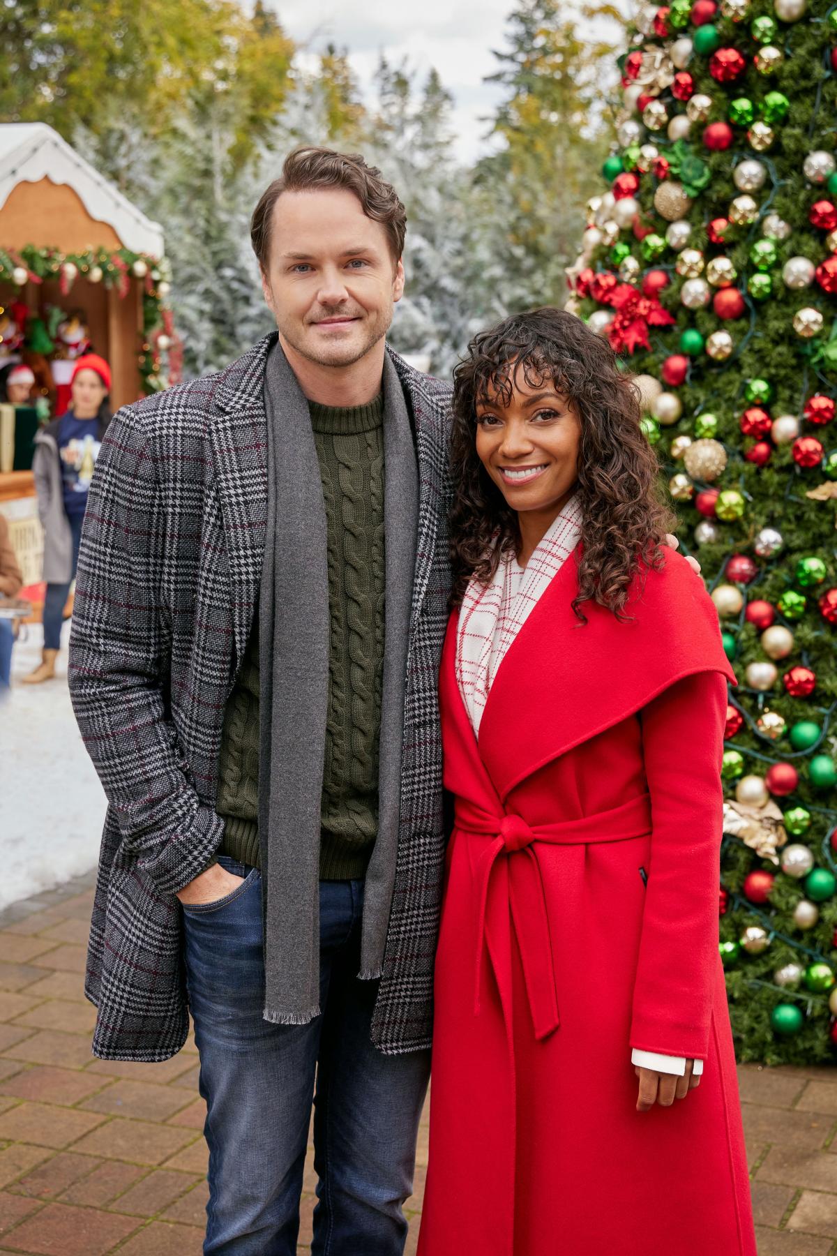 Hallmark's 'Magic in Mistletoe' What to know about new movie and how