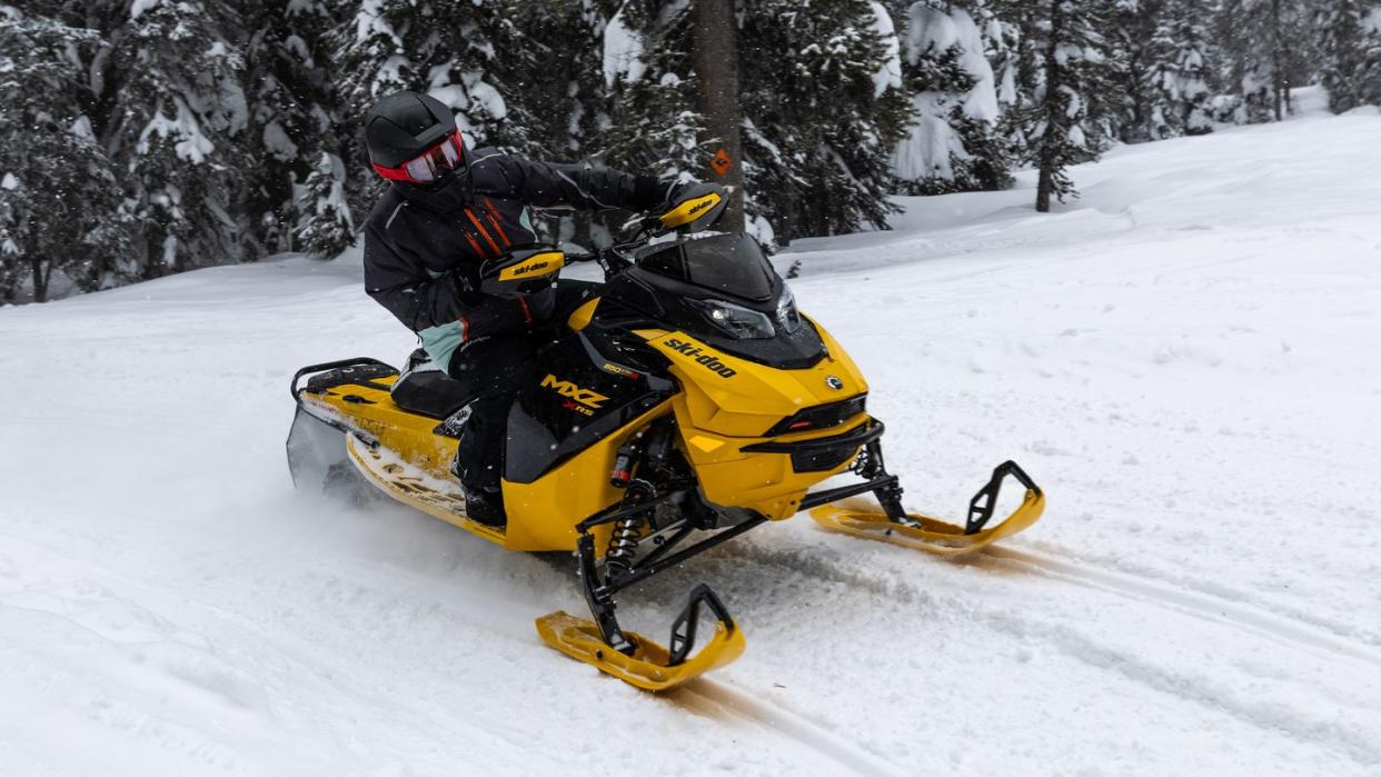 2025 skidoo mxz xrs 850 turbo r