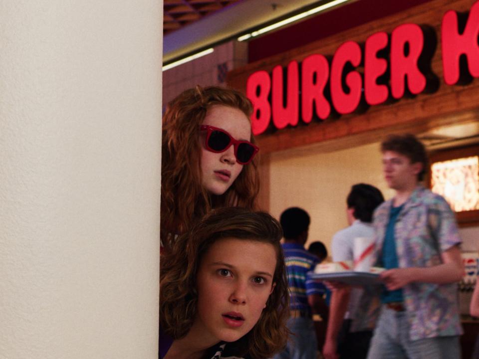 Stranger_Things_S03E02_34m25s49528f_R