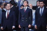 El soberano asistió a la final de la Eurocopa 1984 entre Francia y España acompañado del presidente galo François Mitterrand y Felipe González. (Foto: Perrin / Tardy / Gamma-Rapho / Getty Images)