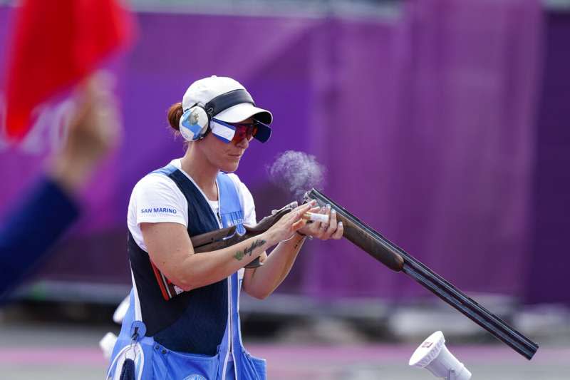 歐洲迷你國「聖馬利諾」的射擊女將佩瑞莉在不定向飛靶項目勇奪銅牌。（AP）