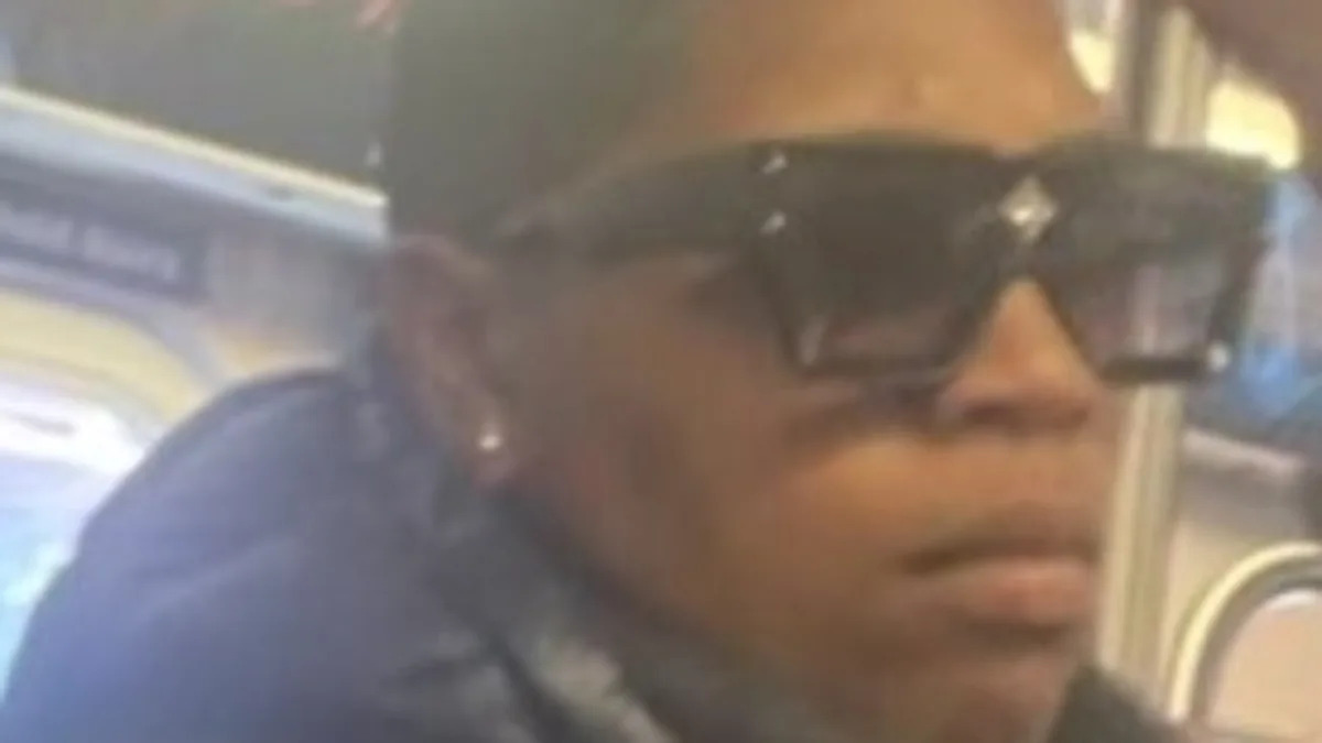 NYC mother, 10-year-old daughter punched on subway in unprovoked attack: 'Crazy'