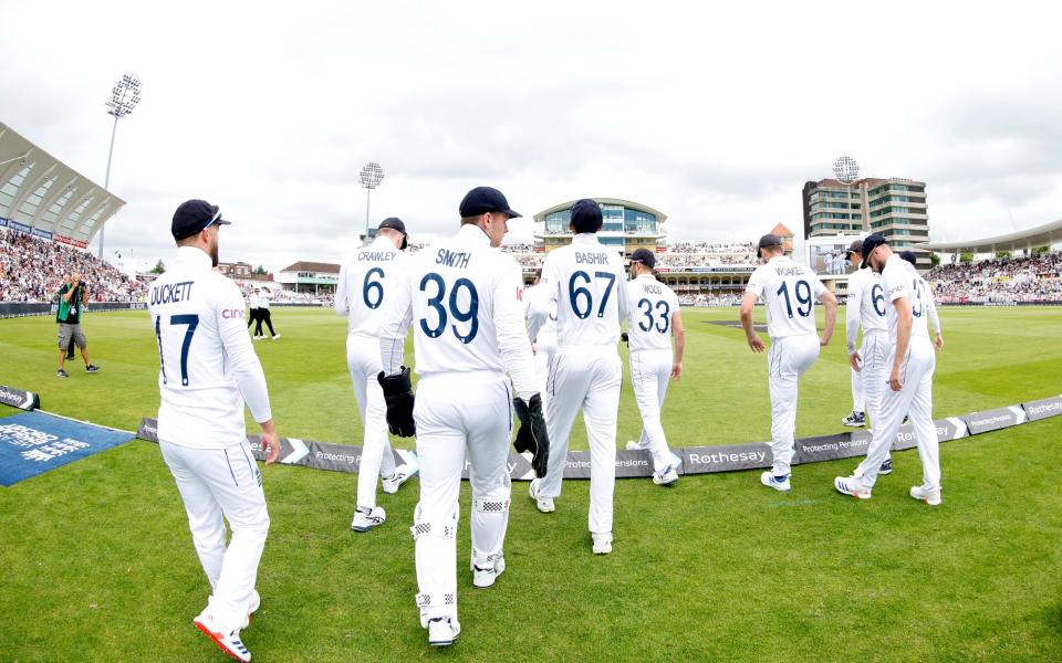 The players head out for day three