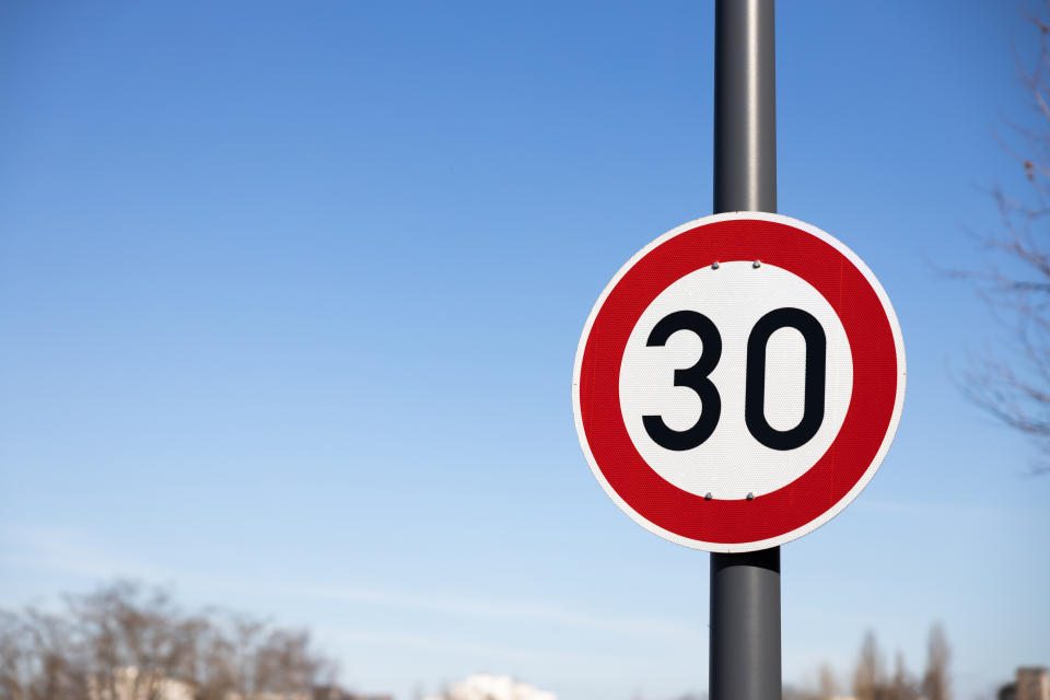 Algunos vecinos reclaman que se tomen medidas para que los conductores no superen los 30 kilómetros por hora al pasar por la zona. (Foto: Getty Images)