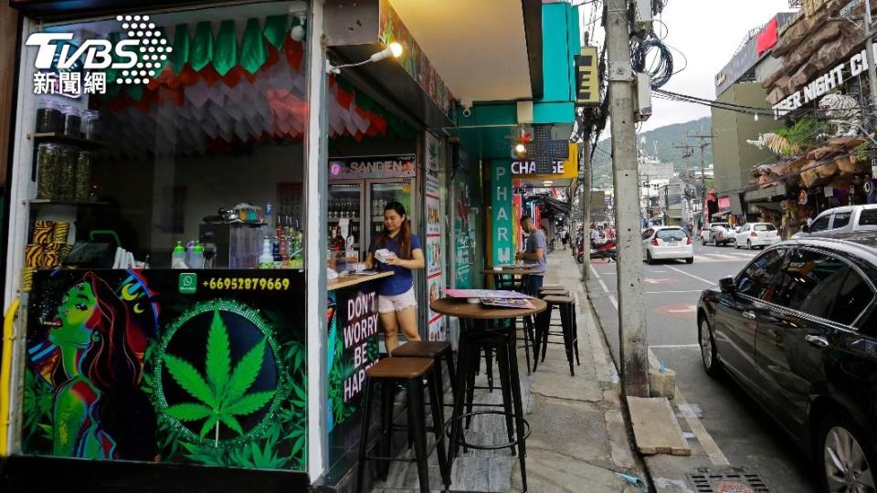 泰國大麻合法化，隨處可見賣大麻的店家。（示意圖／shutterestock達志影像）