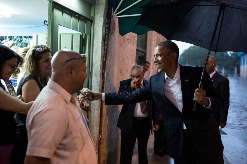 Obama greets people in Old Havana.