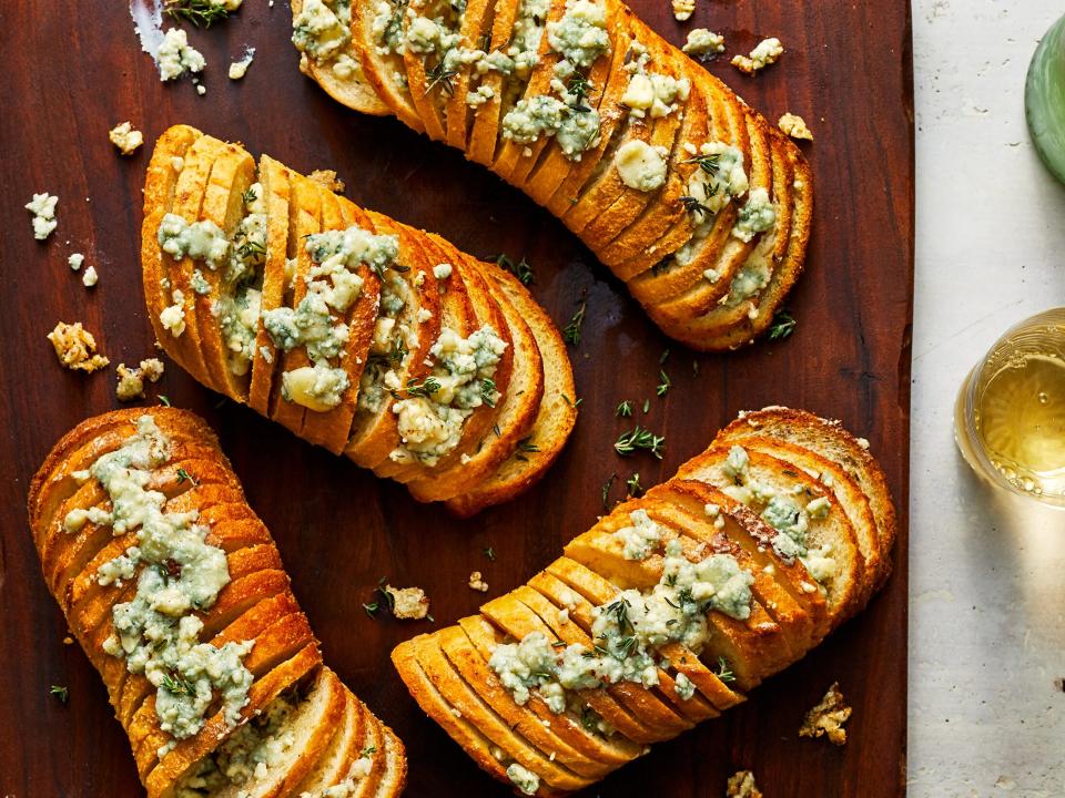 Hasselbaguette with Gorgonzola and Garlic Butter