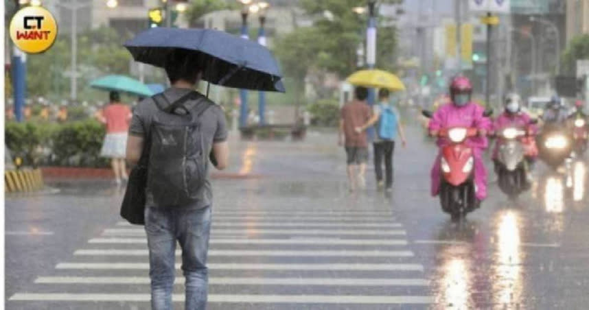 氣象局發布大雨特報。（示意圖／彭子桓攝）