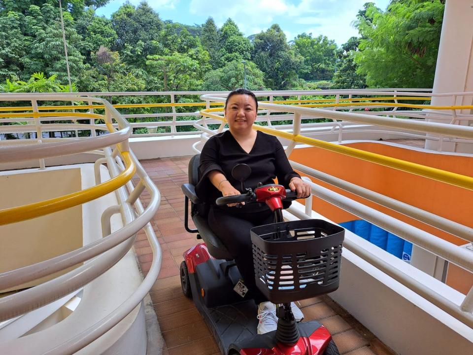 39-year-old Eileen Leong, diagnosed with Orthopedic Skeleton Disease, has been using her motorised scooter since 2018. Grateful for increased accessibility in Singapore, she highlights the potential impact of the proposed speed limit on her daily life