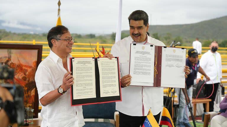 El presidente de Colombia, Gustavo Petro, y el presidente de Venezuela, Nicolás Maduro, en febrero de 2023