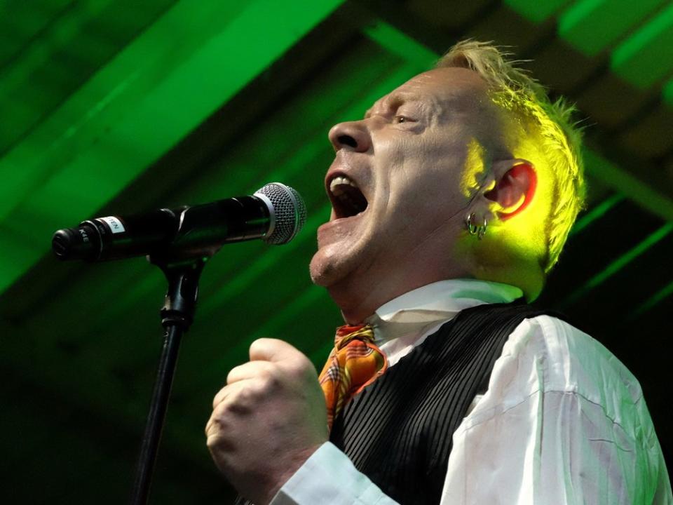 John Lydon - ehemals Johnny Rotten - von den Sex Pistols auf der Bühne. (Bild: DFP Photographic/Shutterstock)